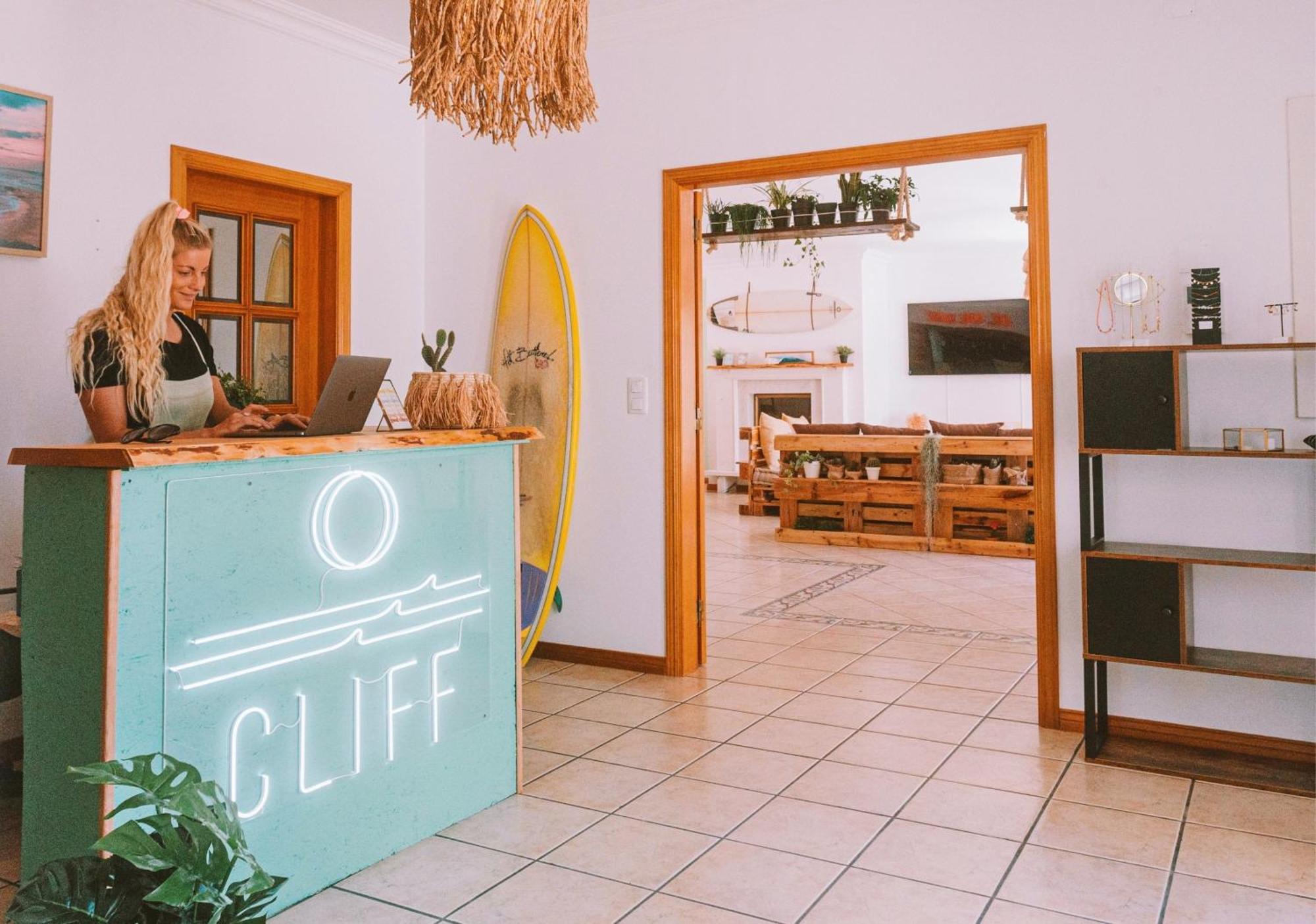 Cliff Surf House Hostel A dos Cunhados Exterior photo